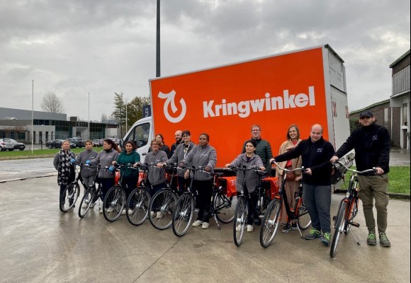 Maatwerkbedrijven MAAAT en Stroom zetten werknemers op de fiets